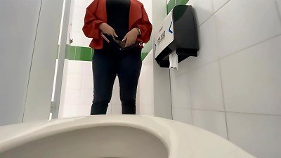 amateur camera records assistant in the shower